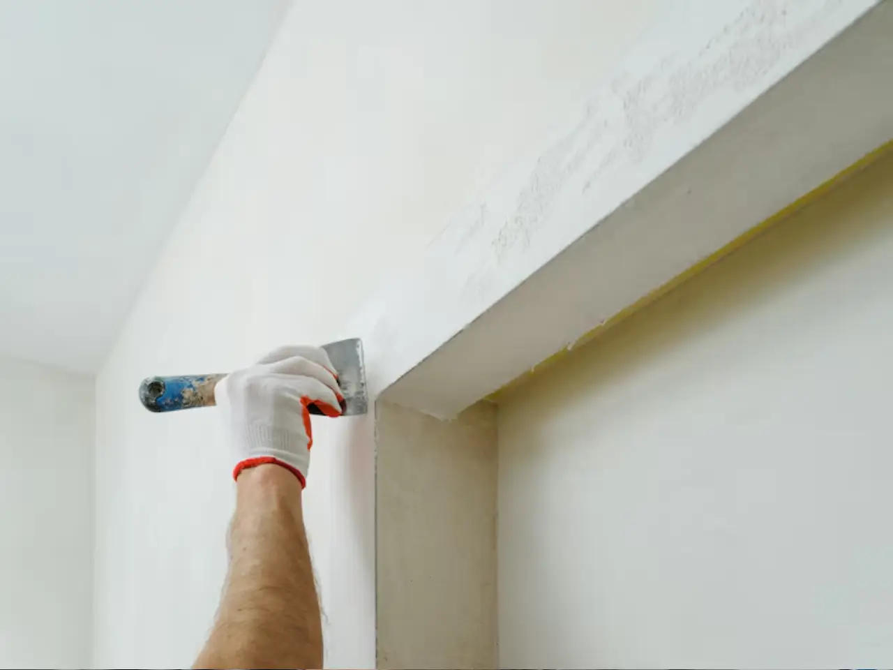 Smooth ceiling finish done by expert plastering services Dubai team at a luxury villa.